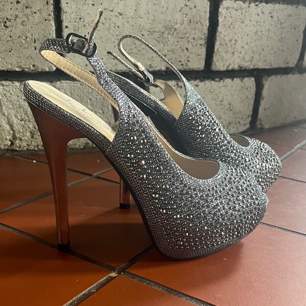 Chic Silver Glitter High Heels